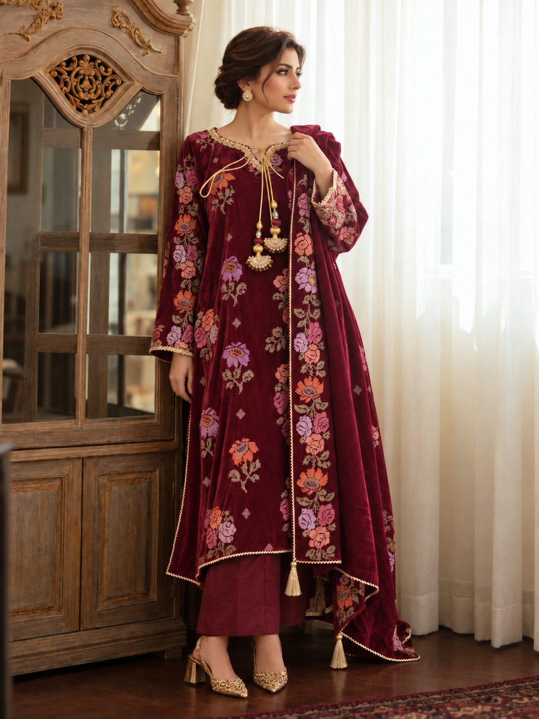 3 Piece Ready to Wear Luxury Velvet Embroidered Suit (Maroon)